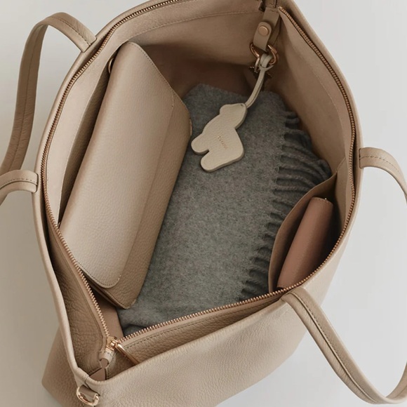 Cuyana Tan Leather Tote Bag Spacious Minimalist Design - Picture 2 of 8